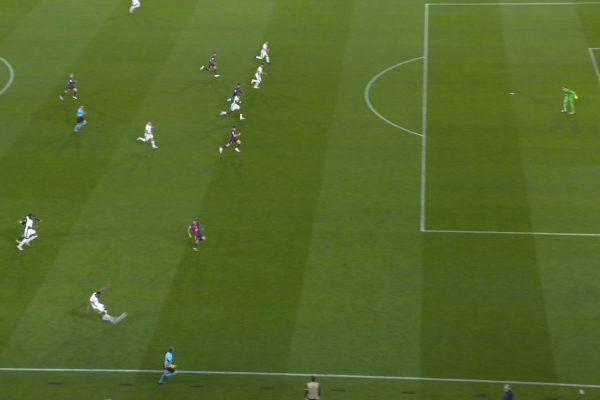 Henrikh Mkhitaryan was called offside and his boot was the one that was OFFSIDE!! So close but far!