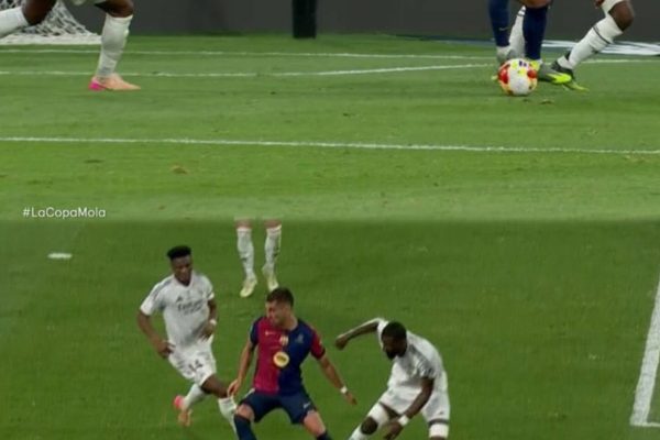Referee rules out penalty