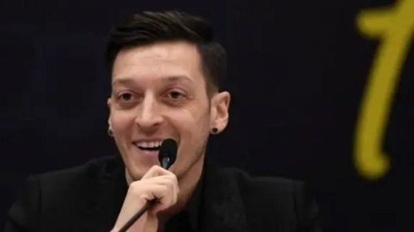 I have played alongside Ramsey and Sanchez before but I must confess that none have the qualities that this guy possess,if I’m to come back in my next life as a footballer,I would have love him to be my teammate”, Mesut ozil named the ONE PREMIER LEAGUE player that He wished to play with.