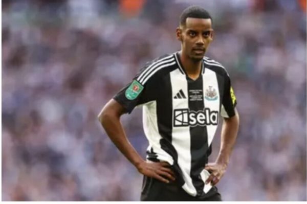 đ§ Liverpoolâs Transfer Dilemma: Two Young Stars, One Big Decision!