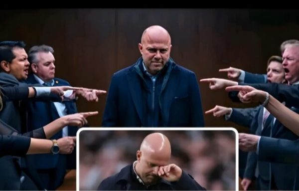 Arne Slot is in deep trouble â his ÂŁ450 million gamble has backfired spectacularly. Investors are furious, demanding answers and summoning an emergency meeting after the shocking defeat that no one saw comingâŠ